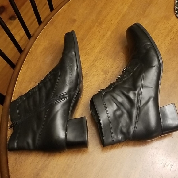 🍒Black leather ankle boots 💚 - Picture 7 of 9